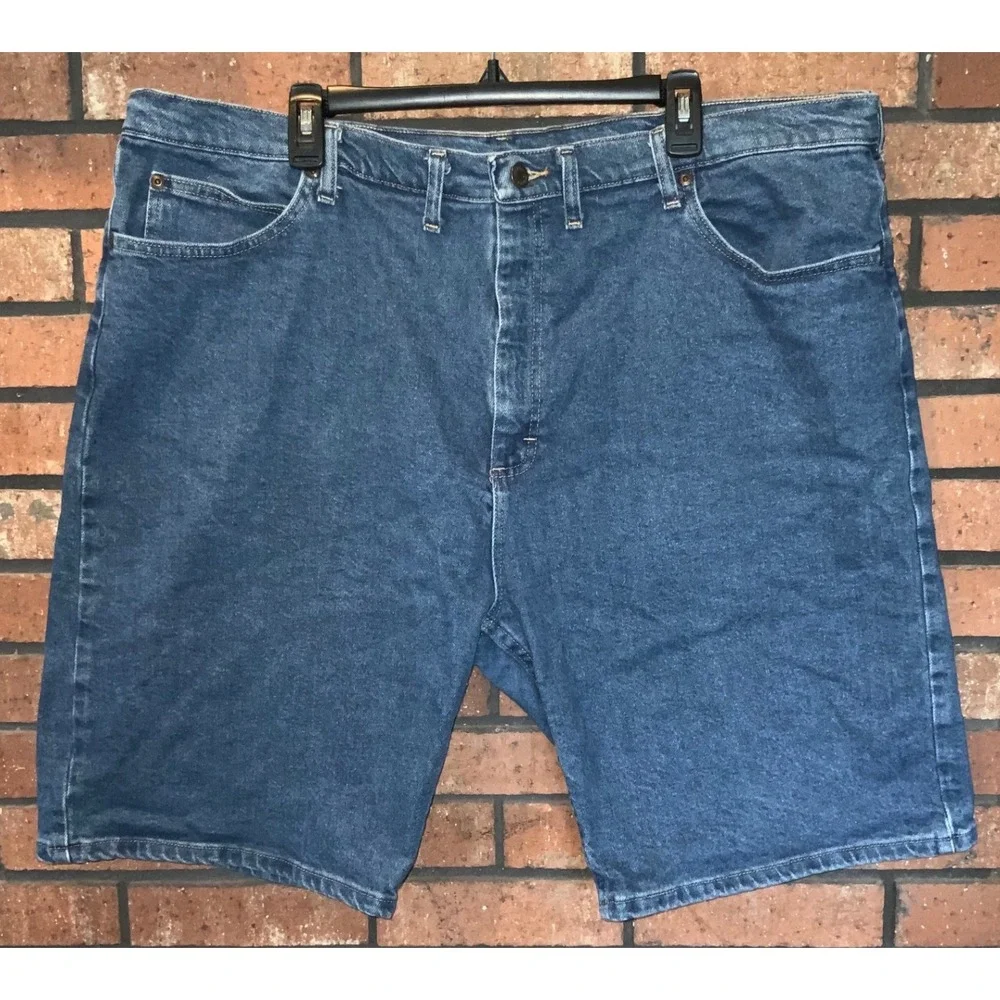 Wrangler Mens Relaxed Fit Denim Shorts Medium Wash Blue 5-Pocket Classic Size 44